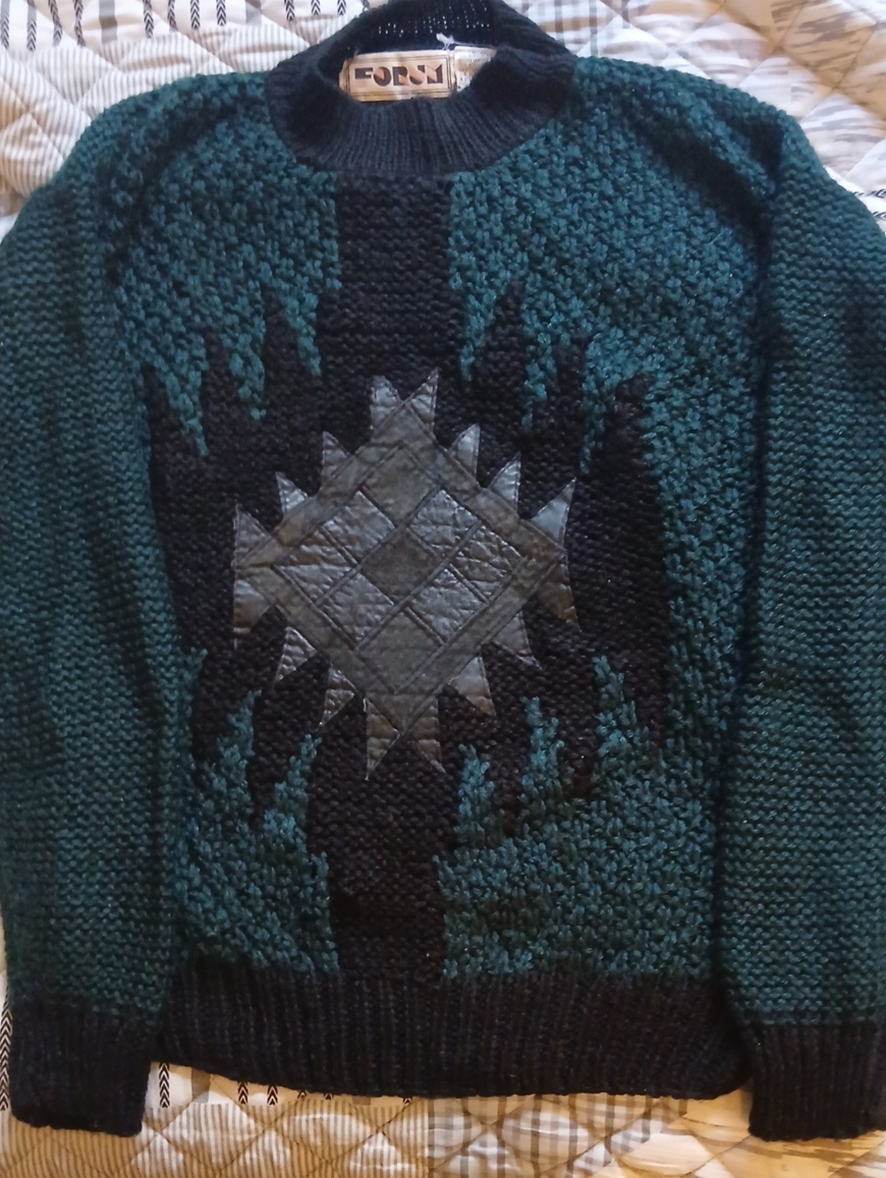 Vintage FORUM 80s Teal Black Chunky Knit Leather Appliqué Sweater